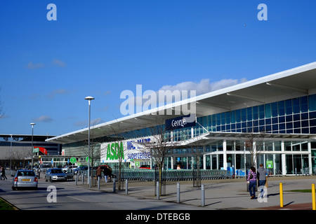 Außenansicht der Asda / Walmart Superstore in Milton Keynes Stockfoto