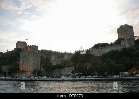 Rumeli Festung in der Abenddämmerung in Istanbul, Türkei Stockfoto