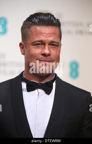 US-Schauspieler Brad Pitt posiert im Presseraum der 66. jährlichen British Academy Film Awards aka die EE British Academy Film Awards aka Baftas am Royal Opera House in London, Großbritannien, 16. Februar 2014. Foto: Hubert Boesl - kein Draht-SERVICE Stockfoto