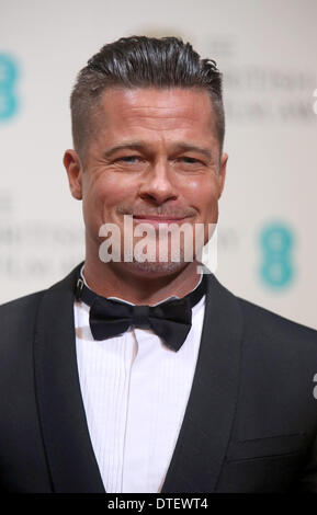 US-Schauspieler Brad Pitt posiert im Presseraum der 66. jährlichen British Academy Film Awards aka die EE British Academy Film Awards aka Baftas am Royal Opera House in London, Großbritannien, 16. Februar 2014. Foto: Hubert Boesl - kein Draht-SERVICE Stockfoto