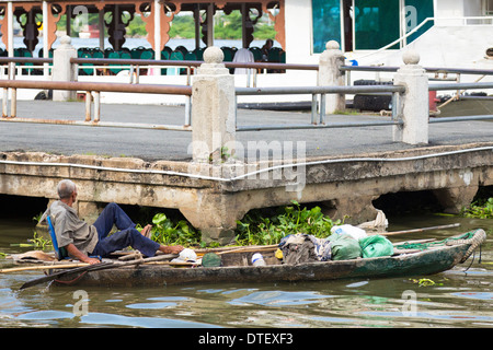 Boot am Saigon River, Ho-Chi-Minh-Stadt, Vietnam Stockfoto