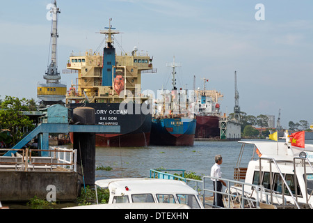 Boot am Saigon River, Ho-Chi-Minh-Stadt, Vietnam Stockfoto