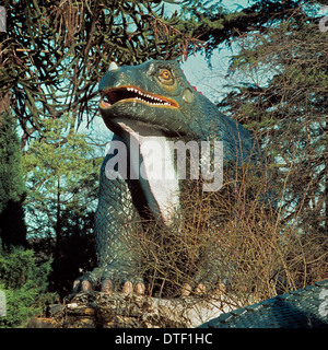 Iguanodon-Modell im Crystal Palace Stockfoto