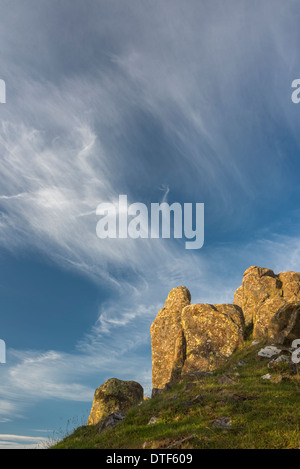 Die unverwechselbaren auswarfen Ausläufer der Walltown Felsen in der Nähe von Greenhead Hadrianswall Landes, Northumberland, England Stockfoto