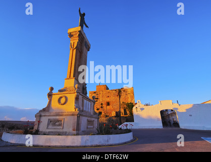 Christus-Denkmal vor dem Kloster auf dem Gipfel El Toro Berg - der höchste Gipfel von Menorca, Balearen, Spanien Stockfoto