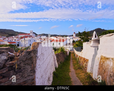 Ansicht von Es Mercadal - Kleinstadt auf Menorca, Balearen, Spanien Stockfoto