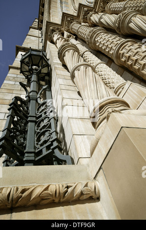 Mauerwerk rund um den vorderen Eingang, das Natural History Museum. Stockfoto