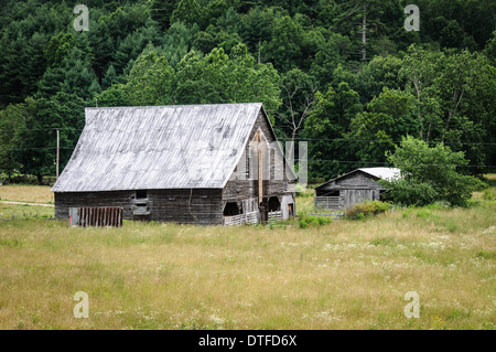 Verwitterte Scheune, Browns Creek Road, Marlinton, West Virginia Stockfoto