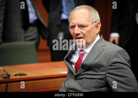 Brüssel, Bxl, Belgien. 17. Februar 2014. Bundesfinanzminister Wolfgang Schaeuble kommt zu Beginn der Finanzminister der Eurogruppe treffen im Hauptquartier der EU-Rat in Brüssel am 17.02.2014 von Wiktor Dabkowski Credit: Wiktor Dabkowski/ZUMAPRESS.com/Alamy Live News Stockfoto