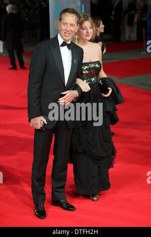 London, UK. 16. Februar 2014. Richard E. Grant und Tochter Olivia Grant 67. British Academy Film Awards an der Königlichen Oper besuchen. Bildnachweis: Dpa picture Alliance/Alamy Live News Stockfoto