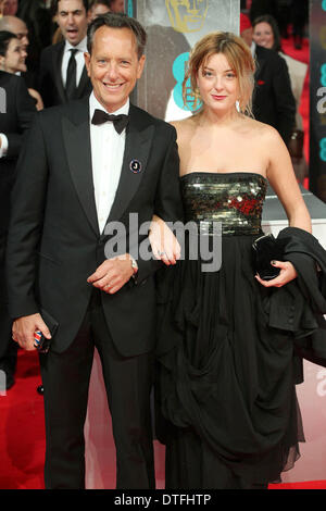 London, UK. 16. Februar 2014. Richard E. Grant und Tochter Olivia Grant 67. British Academy Film Awards an der Königlichen Oper besuchen. Bildnachweis: Dpa picture Alliance/Alamy Live News Stockfoto