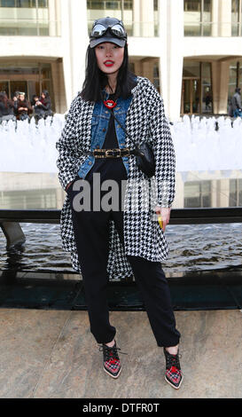 Chen Yu Ankunft bei der Herve Leger-Modenschau in New York City - 8. Februar 2014 - Foto: Start-und Landebahn Manhattan/Charles Eshelman/Picture Alliance Stockfoto