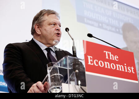 Thessaloniki, Griechenland. 17. Februar 2014. Stellvertretender Ministerpräsident und Minister für auswärtige Angelegenheiten Evangelos Venizelos hält Rede bei einer Konferenz, organisiert von The Economist unter dem Titel "das Meer Europas: routing der Karte für wirtschaftliches Wachstum". Bildnachweis: Konstantinos Tsakalidis/Alamy Live-Nachrichten Stockfoto