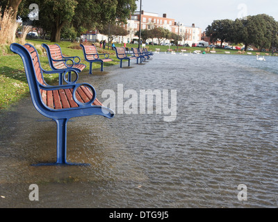 Kanu-See in Southsea, Portsmouth, England aufgrund von starken Regenfällen überlaufen. Stockfoto