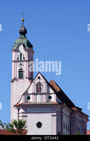 römisch-katholische Kirche „Frauenkirche“ oder „zu unserer lieben Frau“ aus dem 18th. Jahrhundert im Rokoko-Stil in der Altstadt der schwäbischen Stadt Günzburg, Bayern Stockfoto