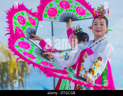 Koreanische Volkstänzer Höchstleistungen des chinesischen Neujahrsfestes in Las Vegas statt Stockfoto