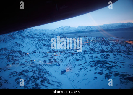 Grönland-Fjorde und Berge mit Schnee Stockfoto