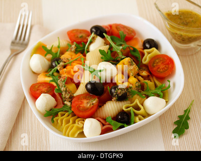 Fantasie-Salat. Rezept zur Verfügung. Stockfoto