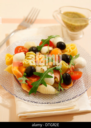 Fantasie-Salat. Rezept zur Verfügung. Stockfoto