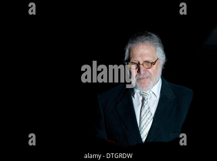 Großbritannien, London: Ehemalige Radio DJ Dave Lee Travis, richtiger Name David Patrick Griffin, verlässt Southwark Crown Court in London. Stockfoto