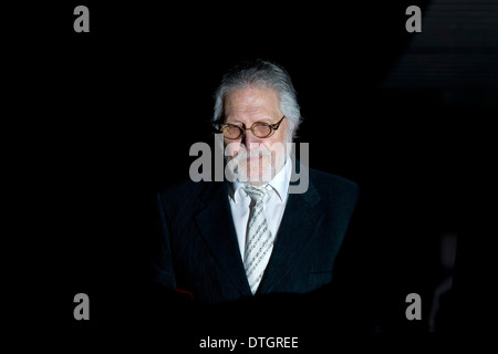 Großbritannien, London: Ehemalige Radio DJ Dave Lee Travis, richtiger Name David Patrick Griffin, verlässt Southwark Crown Court in London. Stockfoto