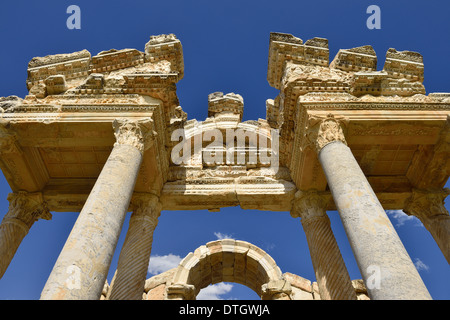 Antike Tetrapylon am archäologischen Standort von Aphrodisias, Caria, Provinz Aydin, Türkei Stockfoto