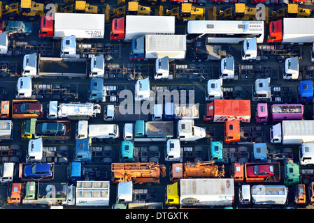 Gebrauchte LKW für Export, UNIKAI, Luftaufnahme, Hafen Hamburg, Hamburg, Deutschland Stockfoto