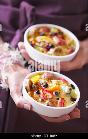 Gegrillte Tutti-Frutti-Zabaione Stockfoto