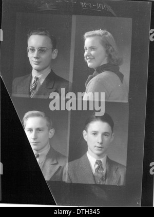 Die Jahrbuchporträts der McGuffey High School aus dem Jahr 1939 zeigen Schüler aus der Abschlussklasse des Jahres. Diese historischen Fotografien erfassen die Studenten in ihrer akademischen Kleidung und geben einen Einblick in die Mode und das soziale Leben der Epoche. Stockfoto