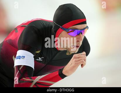 Sotschi, Russland. 18. Februar 2014. Moritz Geisreiter Deutschland konkurriert in der Männer 10000 m Eisschnelllauf Veranstaltung in der Adler-Arena auf der 2014 Olympischen Spiele in Sotschi, Sotschi, Russland, 18. Februar 2014. Foto: Christian Charisius/Dpa/Alamy Live News Stockfoto