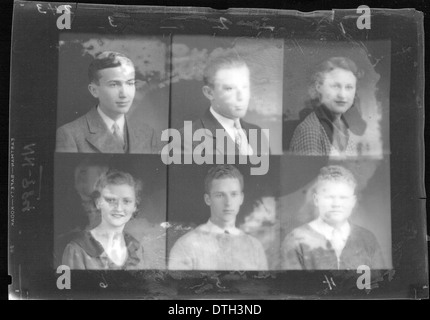 Diese Sammlung enthält Jahrbuchporträts der McGuffey High School aus dem Jahr 1935, die die Schüler dieser Zeit zeigen. Die Fotografien bieten einen Einblick in die Mode, Frisuren und das Studentenleben Mitte der 1930er Jahre Stockfoto