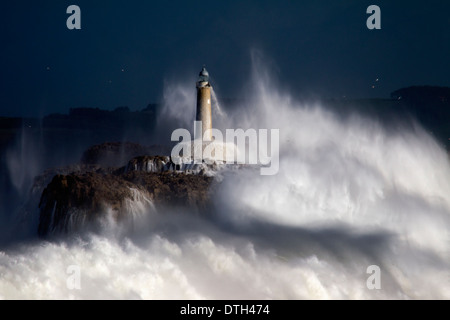 Mouro Insel Leuchtturm in dem großen Sturm. Stockfoto