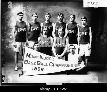 Miami University Beta Theta Pi Kapitel indoor Baseballteam 1906 Stockfoto