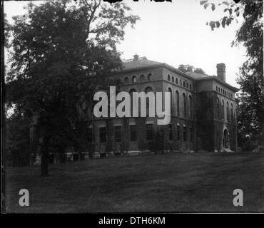 Dieses Foto des Herron Gymnasiums an der Miami University fängt die historische Architektur des Gebäudes in Oxford, Ohio, ein. Das Bild ist Teil einer Sammlung, die die Geschichte der Universität dokumentiert. Stockfoto