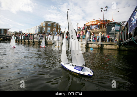 Modellboote in den Hafen Festival Cardiff Stockfoto