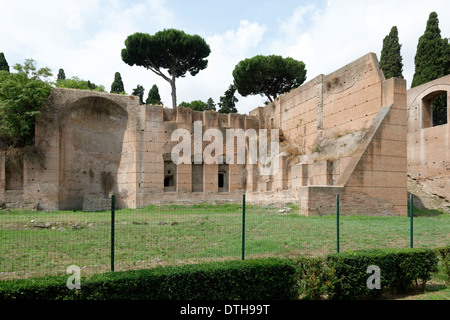 Ruine Nordosten Bibliothek mit Nischen für Buch Bände an Bäder Caracalla Rom Italien Bäder Caracalla (Terme Stockfoto