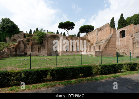 Ruine Nordosten Bibliothek mit Nischen für Buch Bände an Bäder Caracalla Rom Italien Bäder Caracalla (Terme Stockfoto