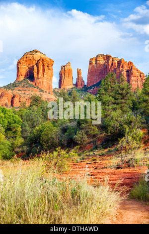 Blick auf den Sonnenuntergang am Dom Rock sedona Stockfoto