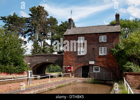 Hartshill Wharf und Werft am Coventry Kanal zwischen Atherstone und Nuneaton Stockfoto