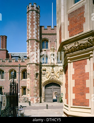 Große Tor der St. Johns College in Cambridge Stockfoto