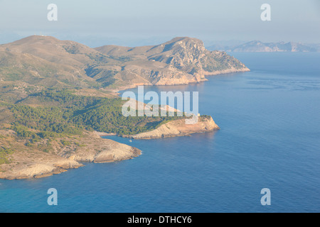 Aerial Morgen Blick auf Mallorcas Nordostküste. Cap de Farrutx. Geschützten Bereich. Mallorca, Balearen, Spanien Stockfoto