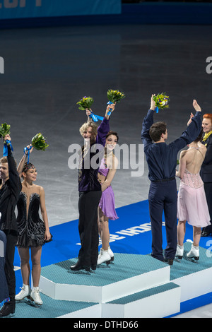 Meryl Davis und Charlie White (USA) im freien Tanz gewinnt die erste Goldmedaille für die USA im Eistanz Stockfoto