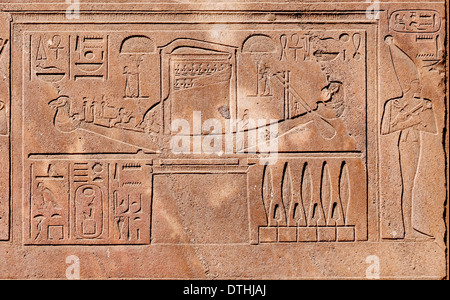 Rote Kapelle der Königin Hatshepsut im Freilichtmuseum in Karnak Luxor Ägypten. Beerdigung-Boot. Stockfoto