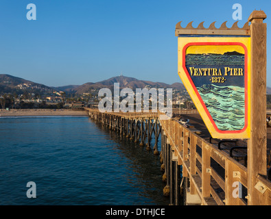 Ventura, Kalifornien Pier mit einem himmelblauen Hintergrund Stockfoto