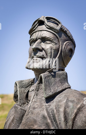 Air Chief Marshal Sir Keith Park RAF-Statue in der nationalen Gedenkstätte zu den wenigen bei Capel Le Ferne in der Nähe von Dover Kent UK Stockfoto