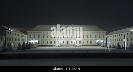 Berlin, Deutschland - 27. Januar 2014: Neuschnee im Präsidentenpalast Bellevue im Tiergarten, Berlin. Stockfoto