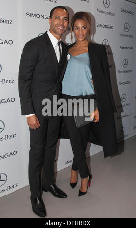 18. Februar 2014, London, England, UK. Im Bild: Marvin Humes, Rochelle Humes geb. Wiseman. Prominente besuchen die Mercedes-Benz gesponsert SIMONGAO Show während der London Fashion Woche AW14 im BFC Innenhof zeigen Raum/Somerset House. Bildnachweis: CatwalkFashion/Alamy Live-Nachrichten Stockfoto