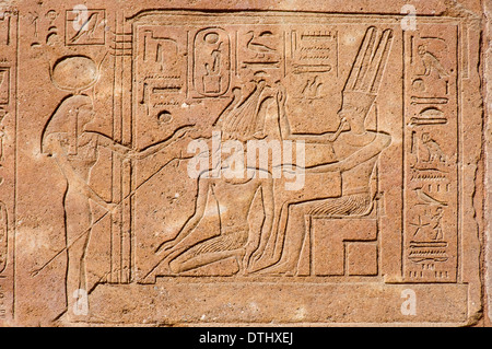 Götter Hathor und Amun-Ra Segen Hatshepsut Stockfoto