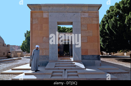 Restaurierte Kapelle Rouge oder rote Kapelle der Königin Hatschepsut im Freilichtmuseum am Ostufer in Karnak Tempel Luxor Stockfoto