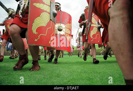 RÖMISCHE REENACTMENT, CAERLEON AMPHITHEATER. Stockfoto